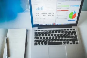 Różne typy materiałów na meble jadalniane - wybór doskonały dla Twojego wnętrza